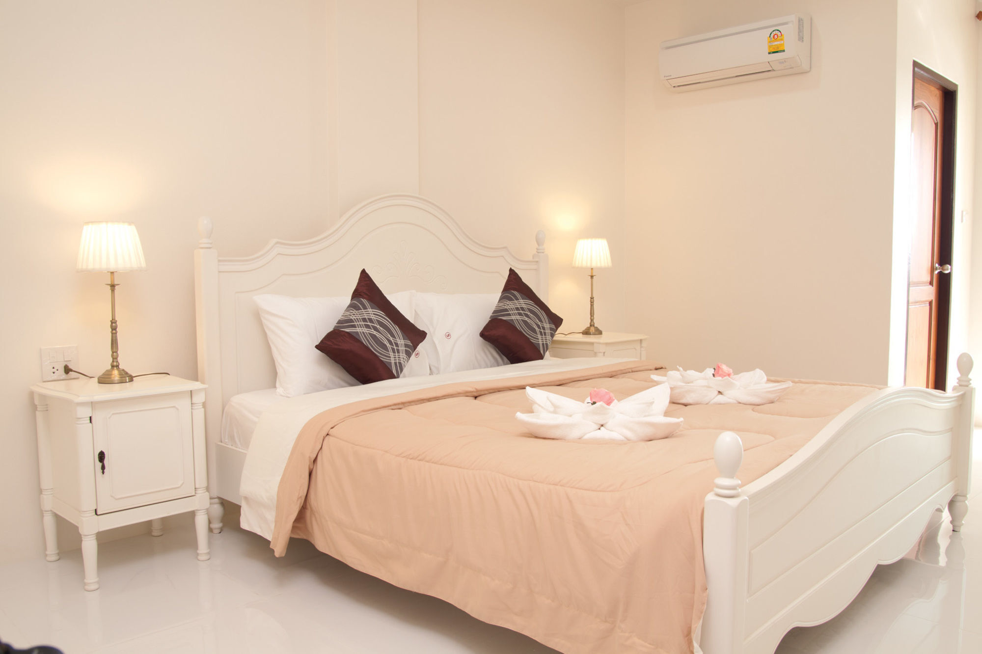 Js Residence Krabi Bagian luar foto